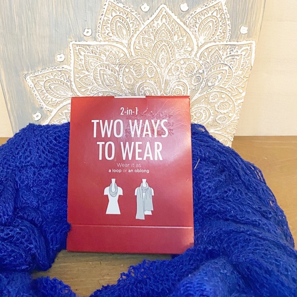 NWT Blue Scarf - Picture 3 of 3